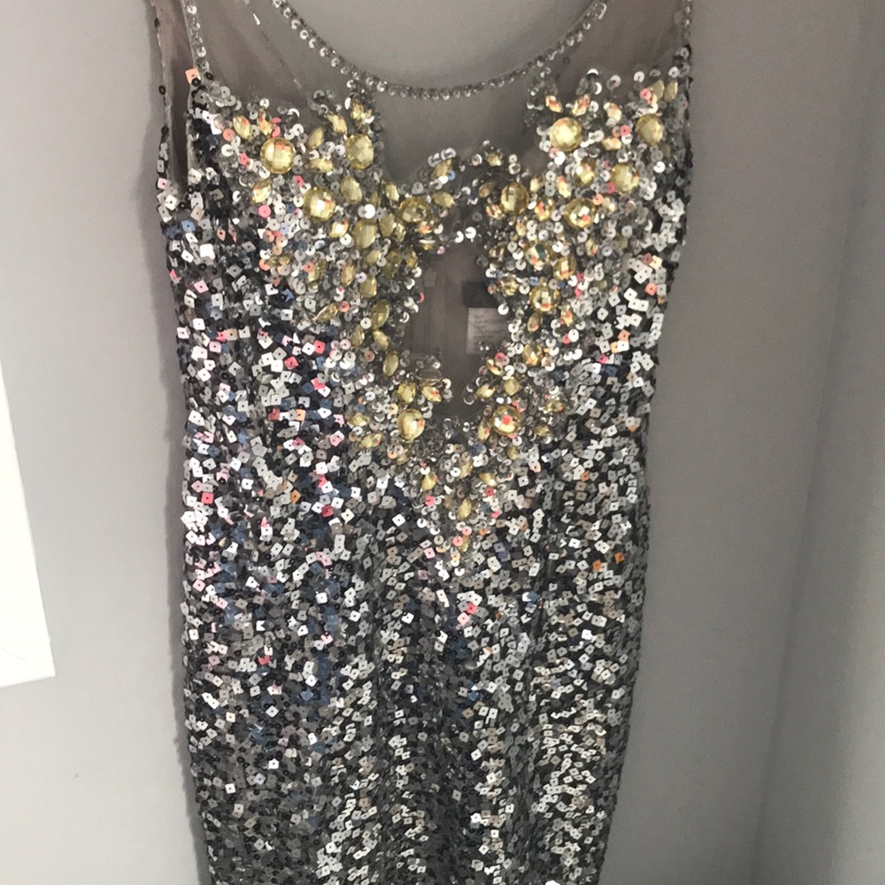 Dave & Johnny Size 5/6 Sequin Dress